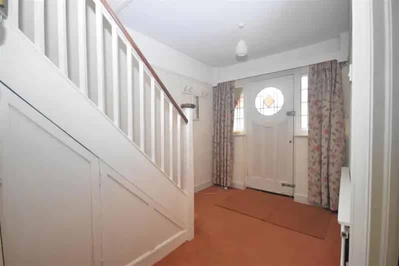 3 Bed House for Sale in Wendover - Spacious Family Home with Garden