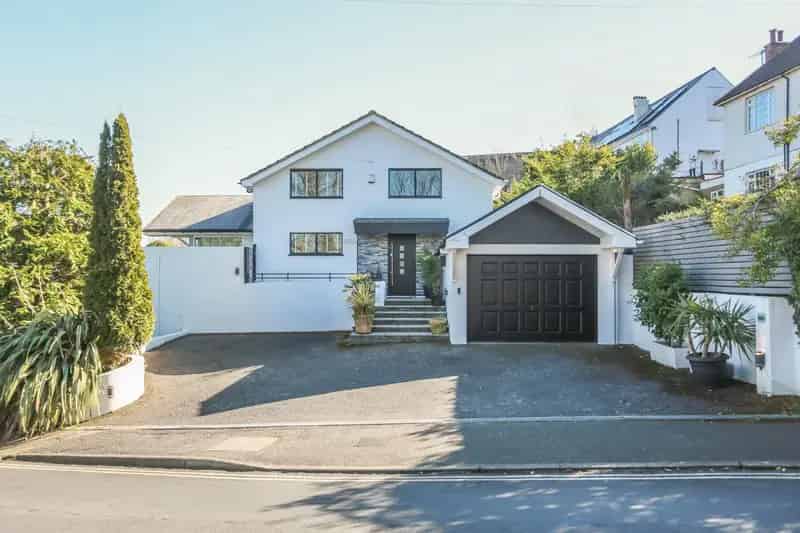3 Bedroom Modern Home Withdean Road Brighton