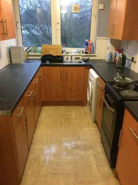 Spacious 1 Bed Flat Near Central Line