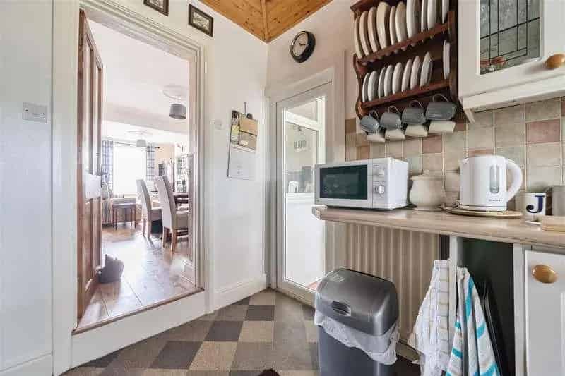 2 bed house for sale