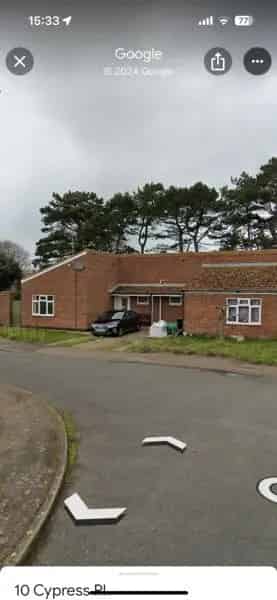 2 Bedroom Bungalow Near Shops Doctors and Beach