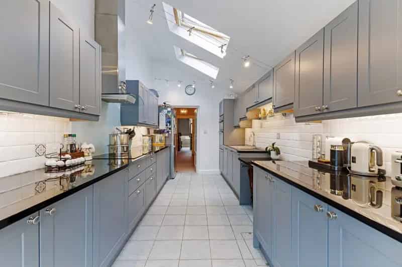 4 Bedroom House For Sale in Stone with Planning Permission