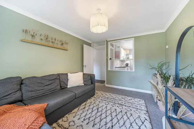 Flat For Sale in London, England