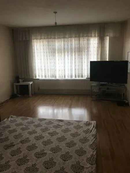 Flat For Rent in London, England