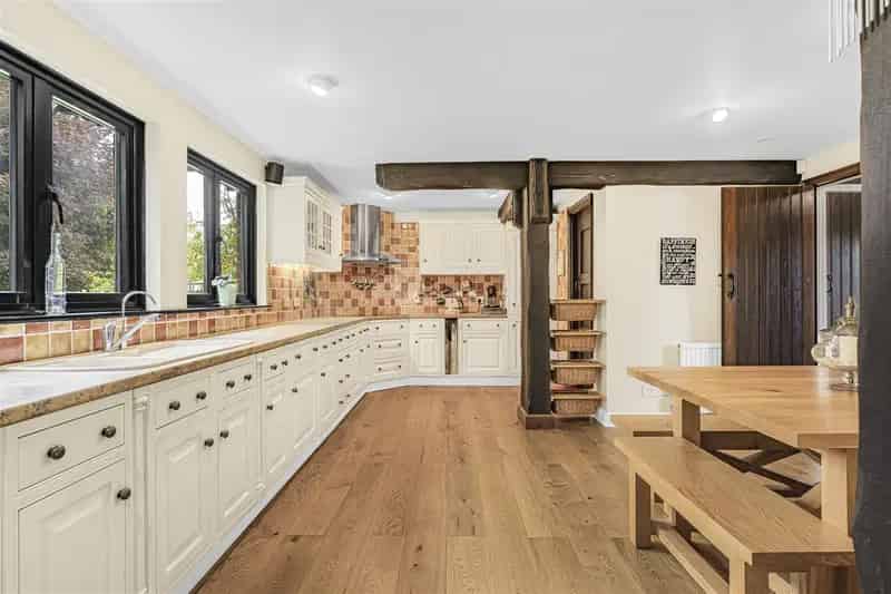 4 Bedroom Detached House with One Acre Plot and Triple En-Suites