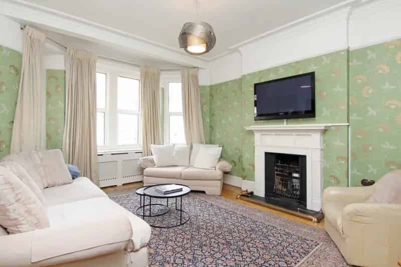 3 Bedroom Flat To Rent