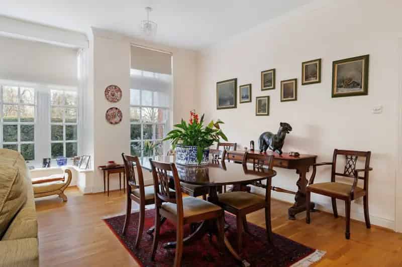 2 Bedroom Flat for Sale near Salisbury City Centre