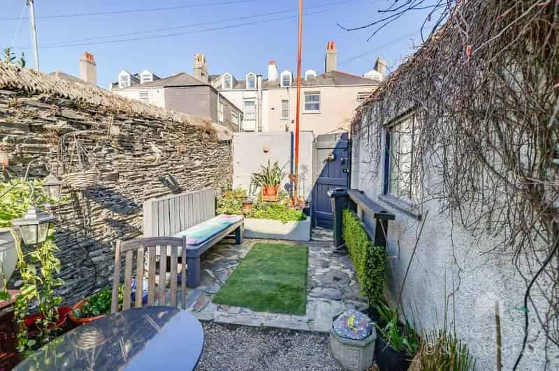 6 Bed Georgian Townhouse for Sale in Stoke Plymouth