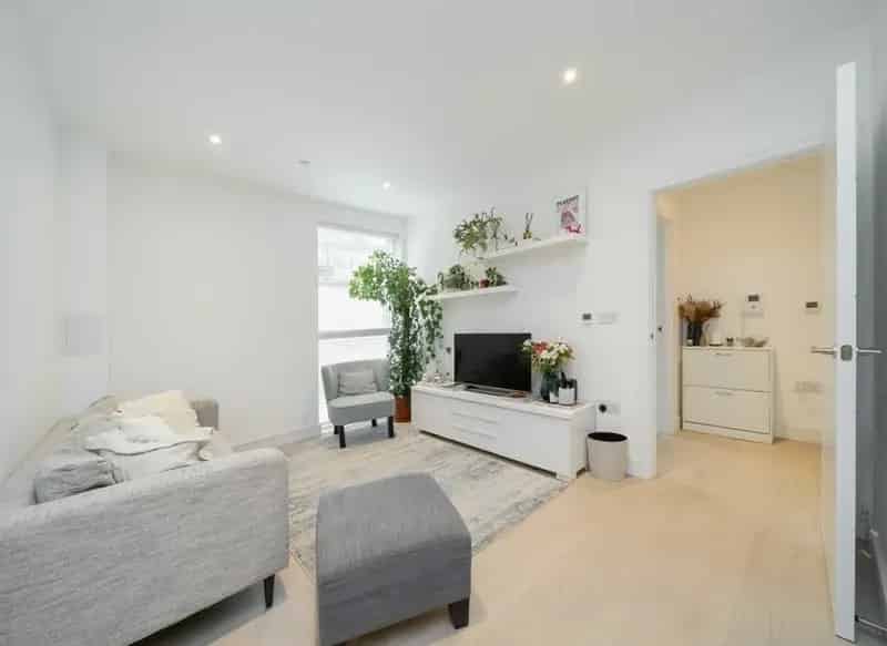 One Bedroom Apartment Near Queens Park and West Hampstead