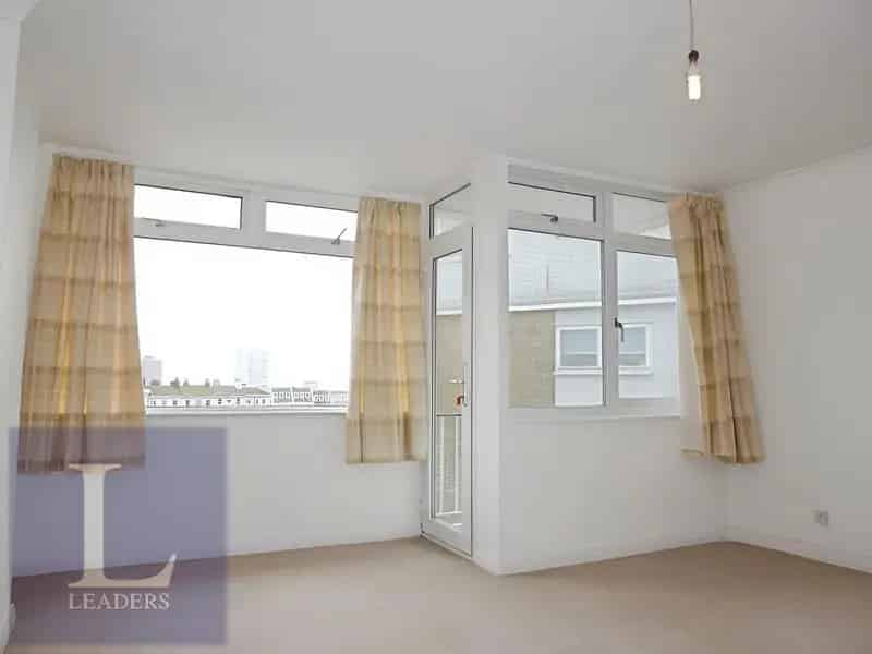 2 Bedroom Apartment to Rent Brighton Sea Views