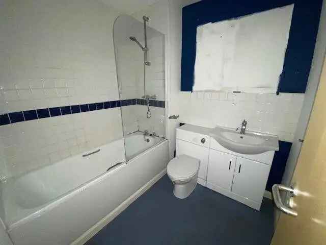 2 Bedroom Flat for Sale Liverpool L3 - Ideal First Home or Investment