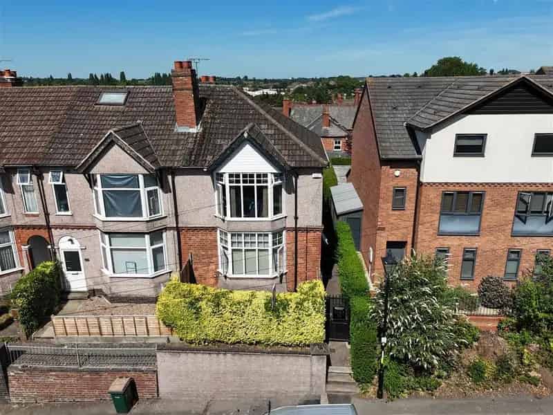 4 Bedroom End of Terrace House for Sale