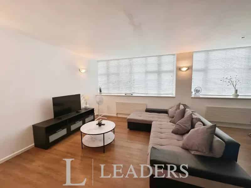 2 Bedroom City Centre Apartment To Rent - Students Welcome