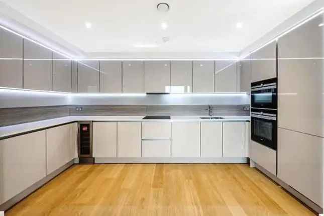 Flat for sale in Holland Park Avenue, Kensington W11