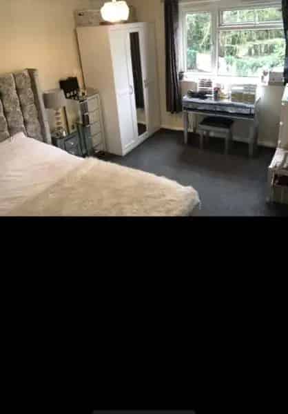 Spacious 2-Bedroom House Near Top-Ranked Solihull High School