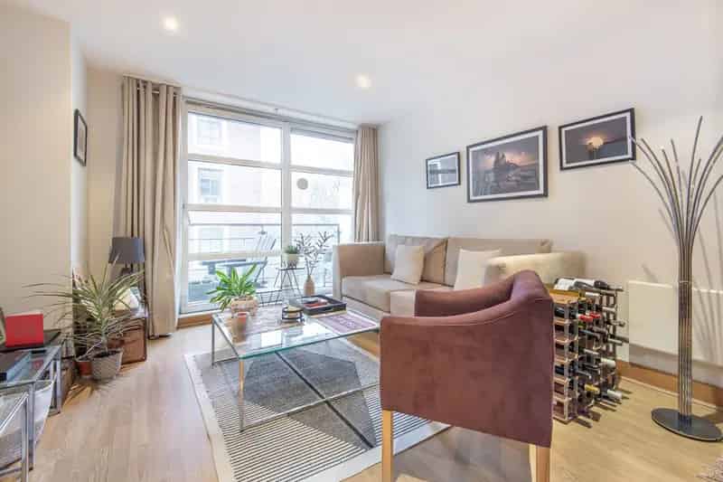 2 Bedroom Flat for Sale in Westminster