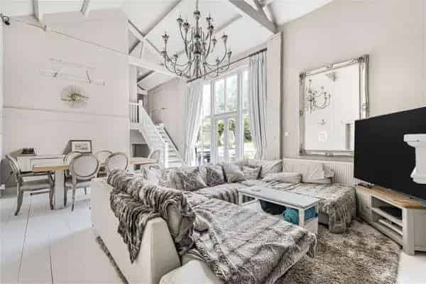 Spacious Barn Conversion with Versatile Accommodation and Stunning Features