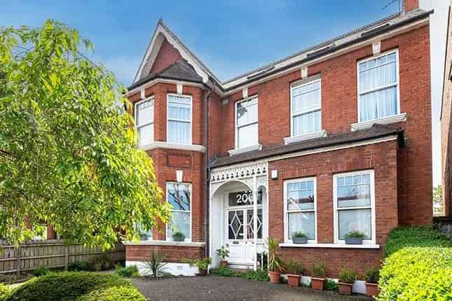 Victorian Detached House for Sale in Mapesbury Conservation Area