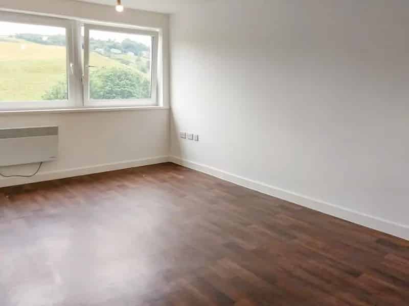 One Bedroom Apartment Keighley Unfurnished Parking Lift