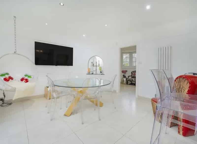 Five Bedroom Detached House Hampstead Garden Suburb
