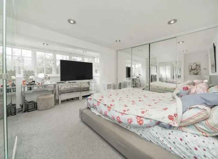 Five Bedroom Detached House Hampstead Garden Suburb