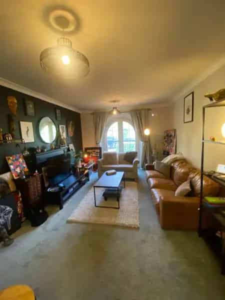 1 Bedroom Ground Floor Flat Beacon Hill Quiet Peaceful Road