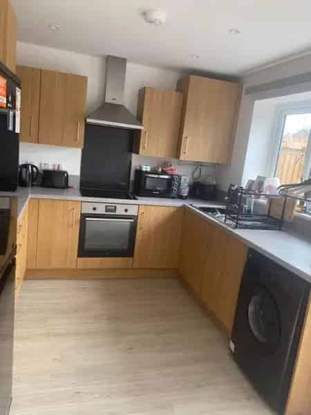 3 Bedroom House West Yorkshire Shed Driveway Electric Car Charger