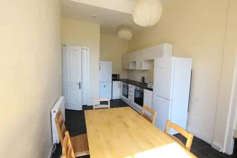 6 Bedroom Flat to Rent in Edinburgh