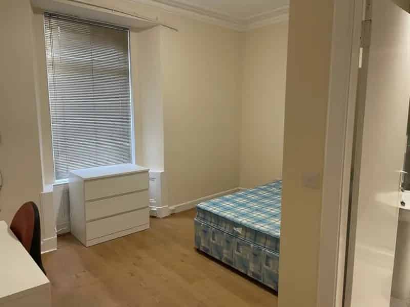 2 Bedroom Flat To Rent Available 03062025