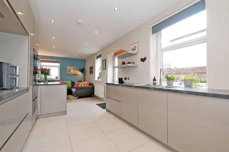 Four Bedroom Granite Home West End Double Garage