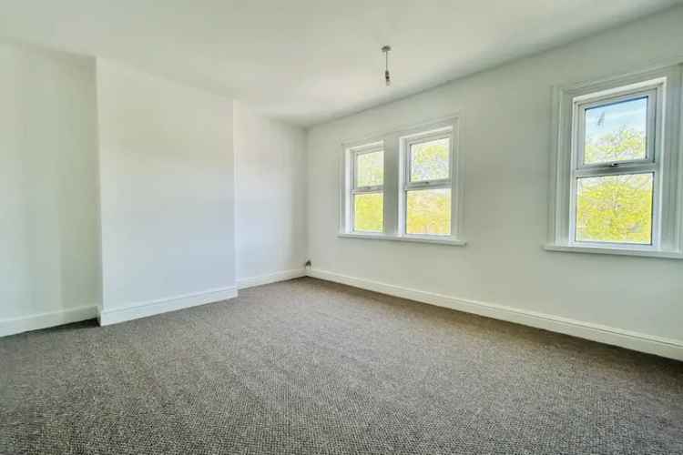 Spacious Three/Four Bedroom House Near Derby City Centre
