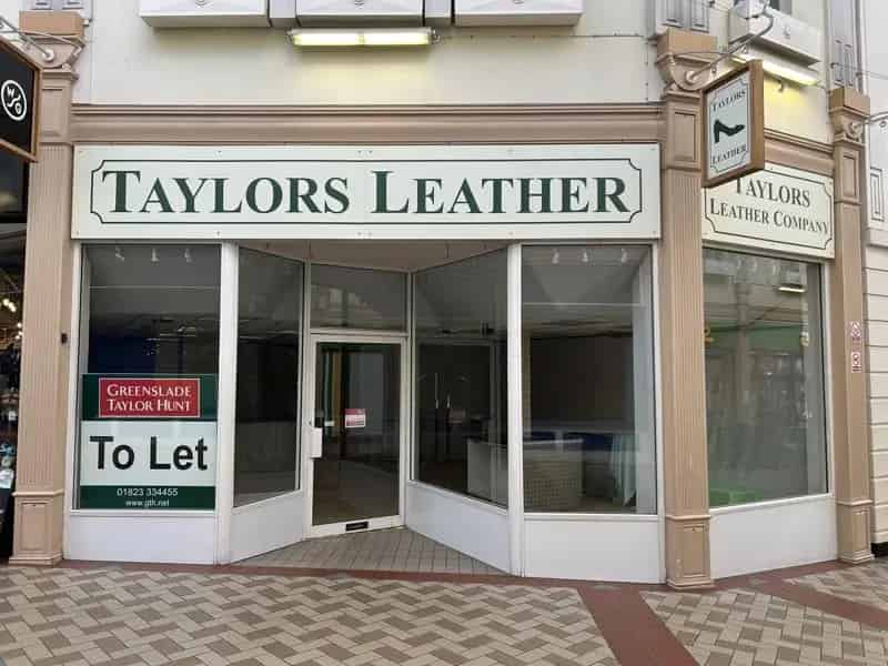 Retail Unit For Lease 799 sq ft Town Centre Location