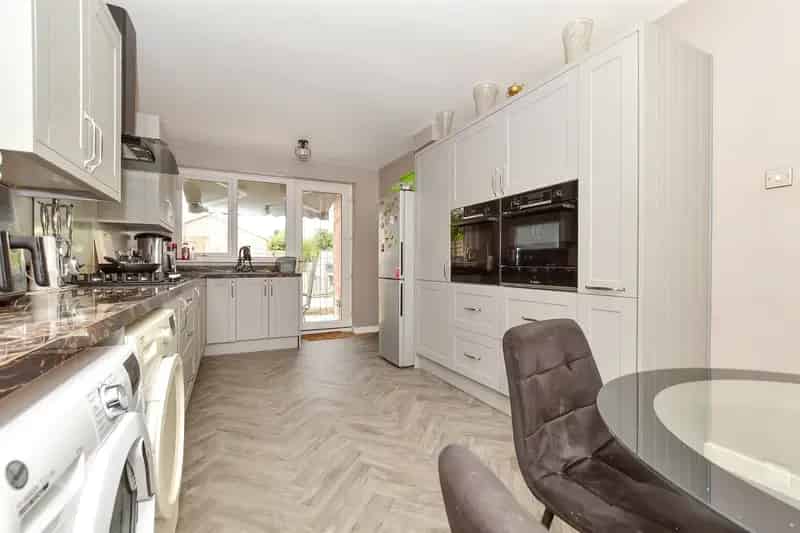 3 Bedroom Detached House Near Wickford Station