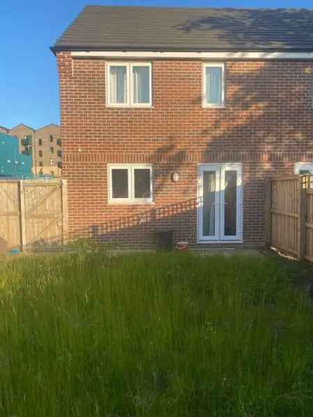 House For Rent in Leeds, England