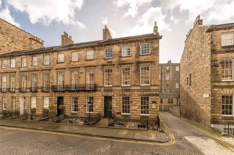 7 Bedroom Georgian Townhouse for Sale in Edinburghs New Town