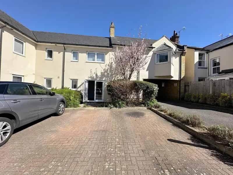 1 Bedroom Apartment for Sale