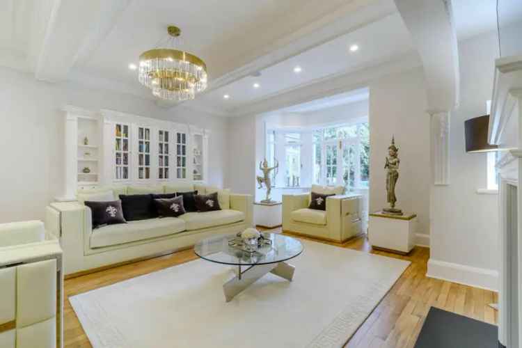 6 Bedroom Detached House for Sale - Refurbished Family Home