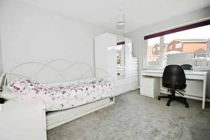 3 Bed Semi-Detached House For Sale New Whittington