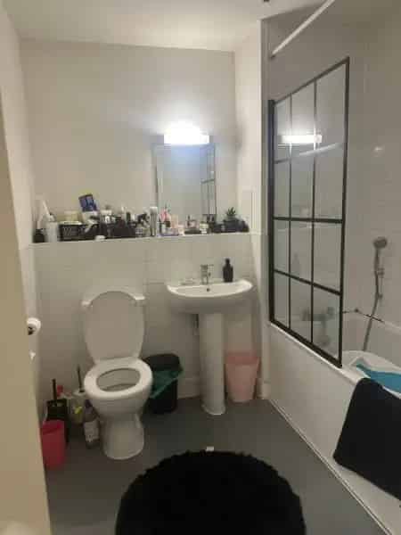 2-Bedroom Flat in Park Royal Near A40 A406