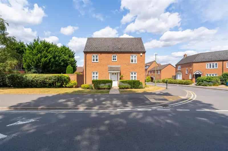 3 Bedroom Semi Detached House For Sale Solihull