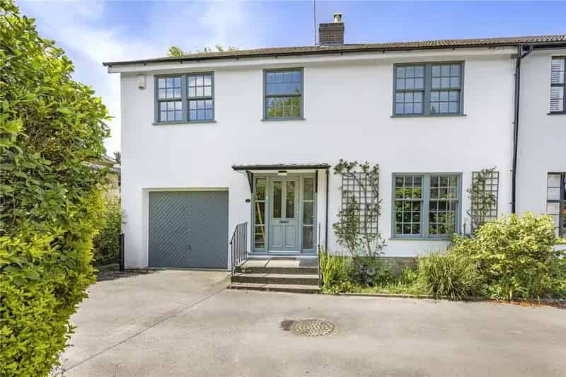 4 Bedroom End of Terrace House for Sale