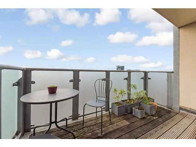 2 Bedroom Flat for Sale Near 800 Sq Ft