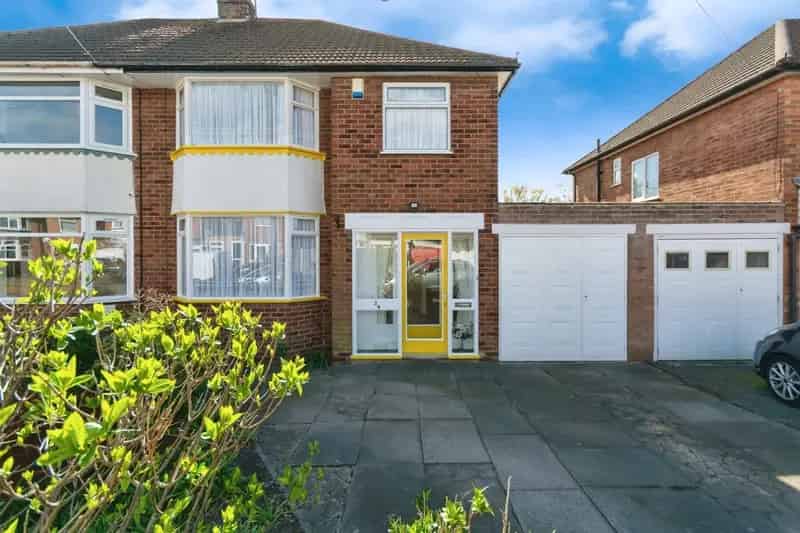 3 Bedroom Family Home For Sale