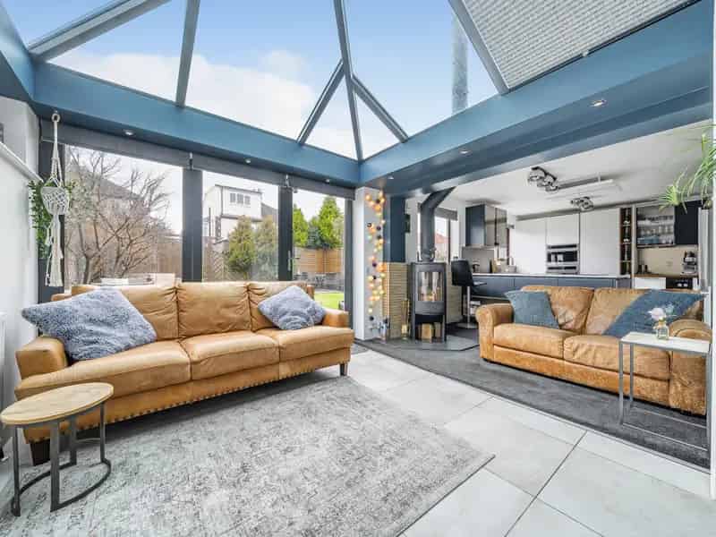 4-Bed Extended Family Home in Alwoodley