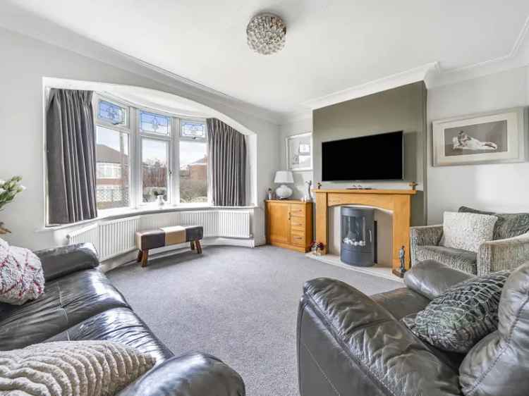 House For Sale in Leeds, England