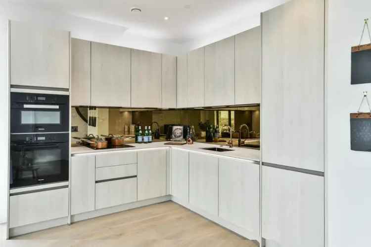 Flat For Sale in City of Westminster, England