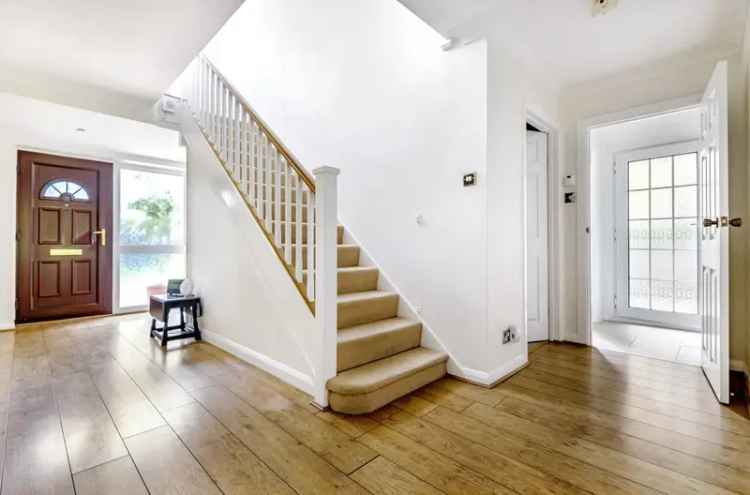 Detached House for sale with 5 bedrooms, Bradgate Close, Cuffley