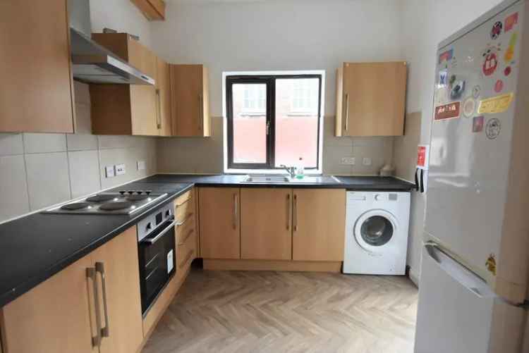 3 Bedroom Flat to Rent in Stokes Croft
