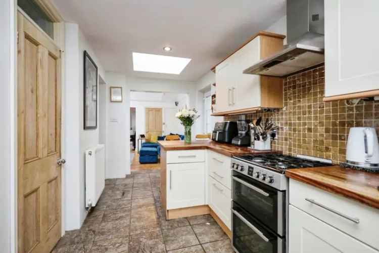 3 Bedroom Semi-Detached House in Willingdon Eastbourne