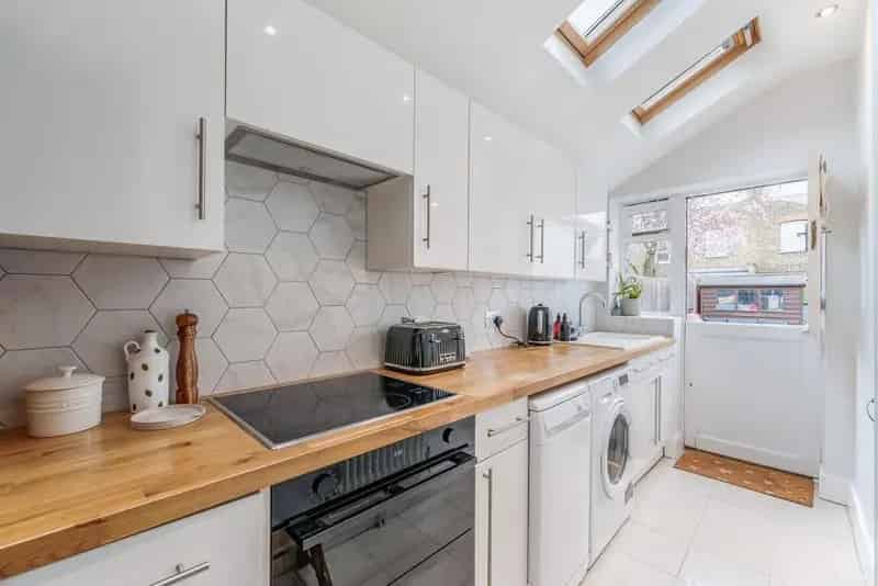 Two Double Bedroom Maisonette with Private Garden